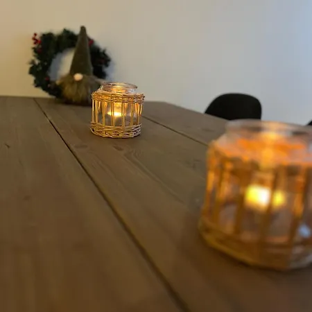 Luxury Apartments, Ukko דירה רובניימי